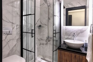 Room, 1 Bedroom | Bathroom