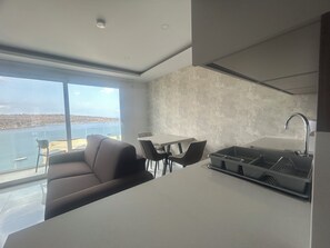 Interior - Gorgeous 1 Bedroom Sea View Apartment (San Pawl il-Baħar)