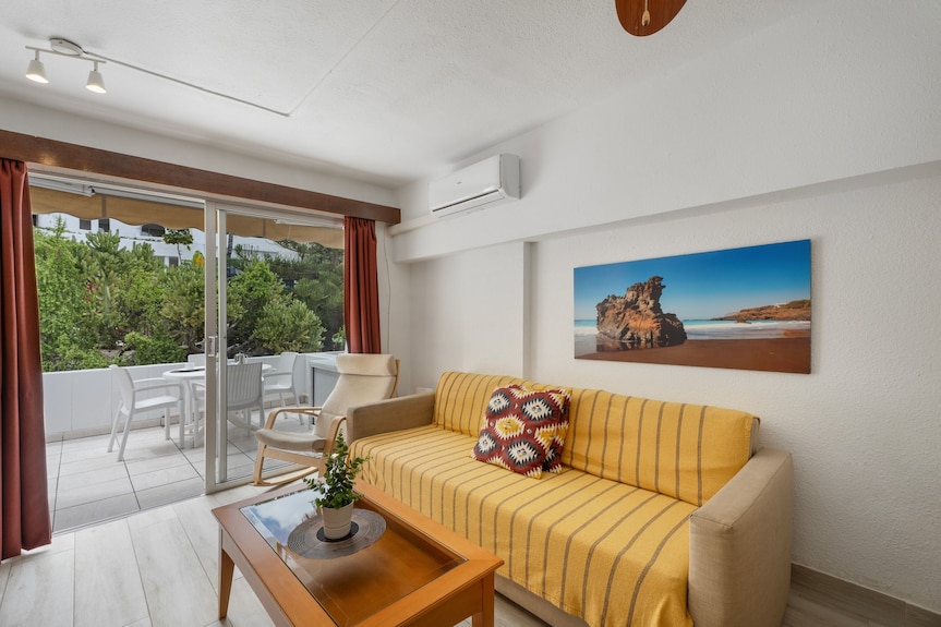 Casa Vacances 'Lovely One Bedroom' Avec Piscine Partagée, Terrasse Privée Et Wi-fi - Playa de las Américas