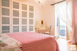 Room - JULIA'S PLACE by Design Studio (Perledo)