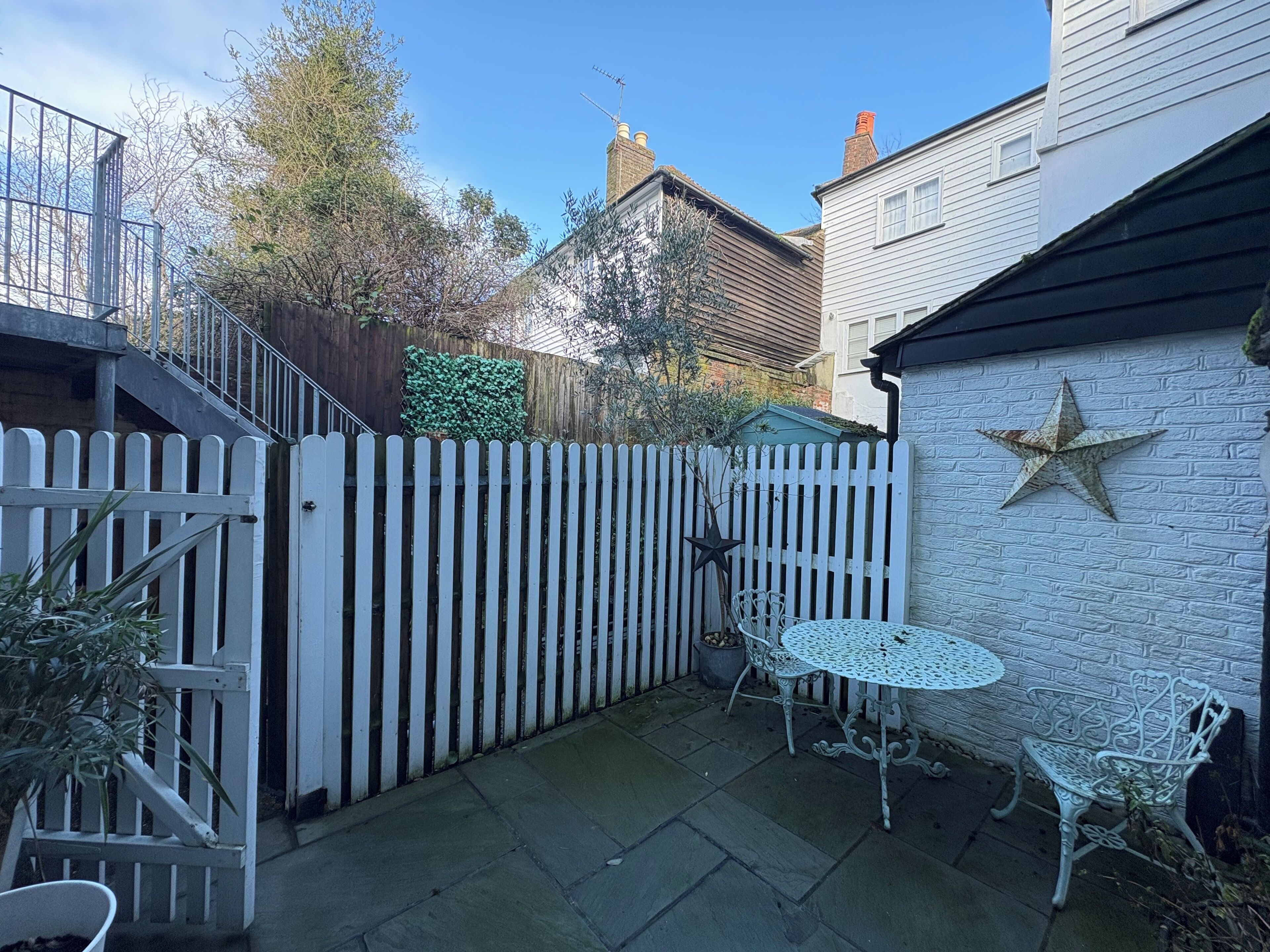 Classic Cottage | Outdoor dining