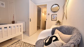 Setrika/meja setrika dan Wi-Fi gratis