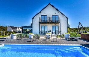 A heated pool - Awesome apartment in Ostrowo with sauna (Ostrowo)