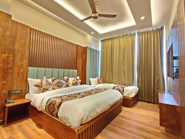 Superior Triple Room - Hotel Absolut Comfort (Amritsar)