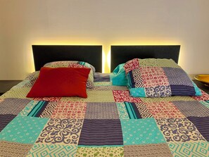 3 bedrooms, iron/ironing board, internet, bed sheets - Le cocon du Puech (Générac)