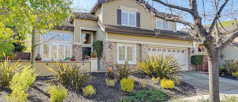 House (4 Bedrooms) | Front of property