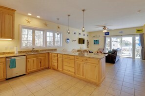 House (2 Bedrooms) | Interior - Pool & Dock Access! Bohannon Cottage on the Bay (Foster)