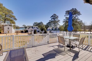 House (2 Bedrooms) | Interior - Pool & Dock Access! Bohannon Cottage on the Bay (Foster)