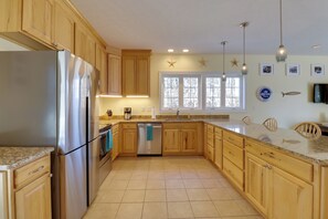 House (2 Bedrooms) | Interior - Pool & Dock Access! Bohannon Cottage on the Bay (Foster)