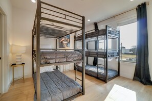 Apartment (4 Bedrooms) | Interior - 2 Mi to Broadway! Upscale Townhome in Nashville (Nashville)