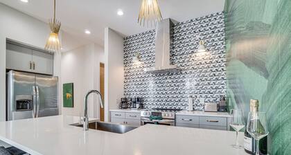 1 Mi to Nashville General: Upscale Townhome