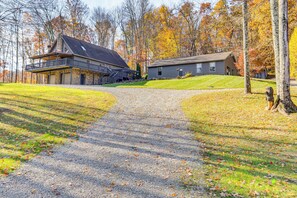 Interior - Shady Point Retreat w/ Hot Tub & Pickleball! (Killbuck)