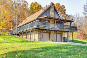 Interior - Shady Point Retreat w/ Hot Tub & Pickleball! (Killbuck)