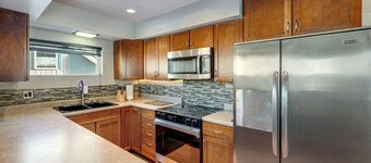 Hike, Bike & Ski! Cozy Anchorage Townhome