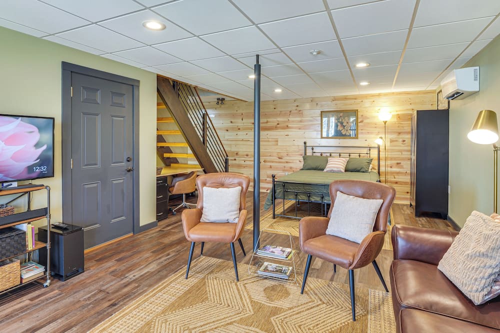 10 Mi to Downtown Clarksville: Studio w/ Patio! - Chapmansboro, TN