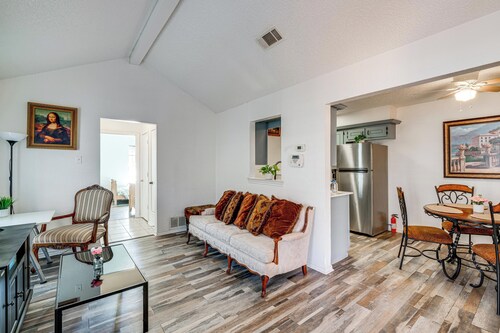 Explore the City w/ Ease! Quiet East Dallas Base