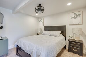 House (2 Bedrooms) | Interior - Beach Access & Fire Pit! Potomac River Retreat (Montross)