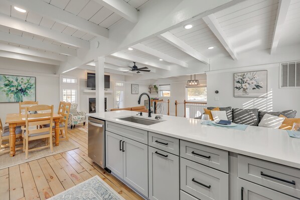 House (2 Bedrooms) | Interior - Beach Access & Fire Pit! Potomac River Retreat (Montross)