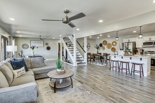 House (6 Bedrooms) | Interior