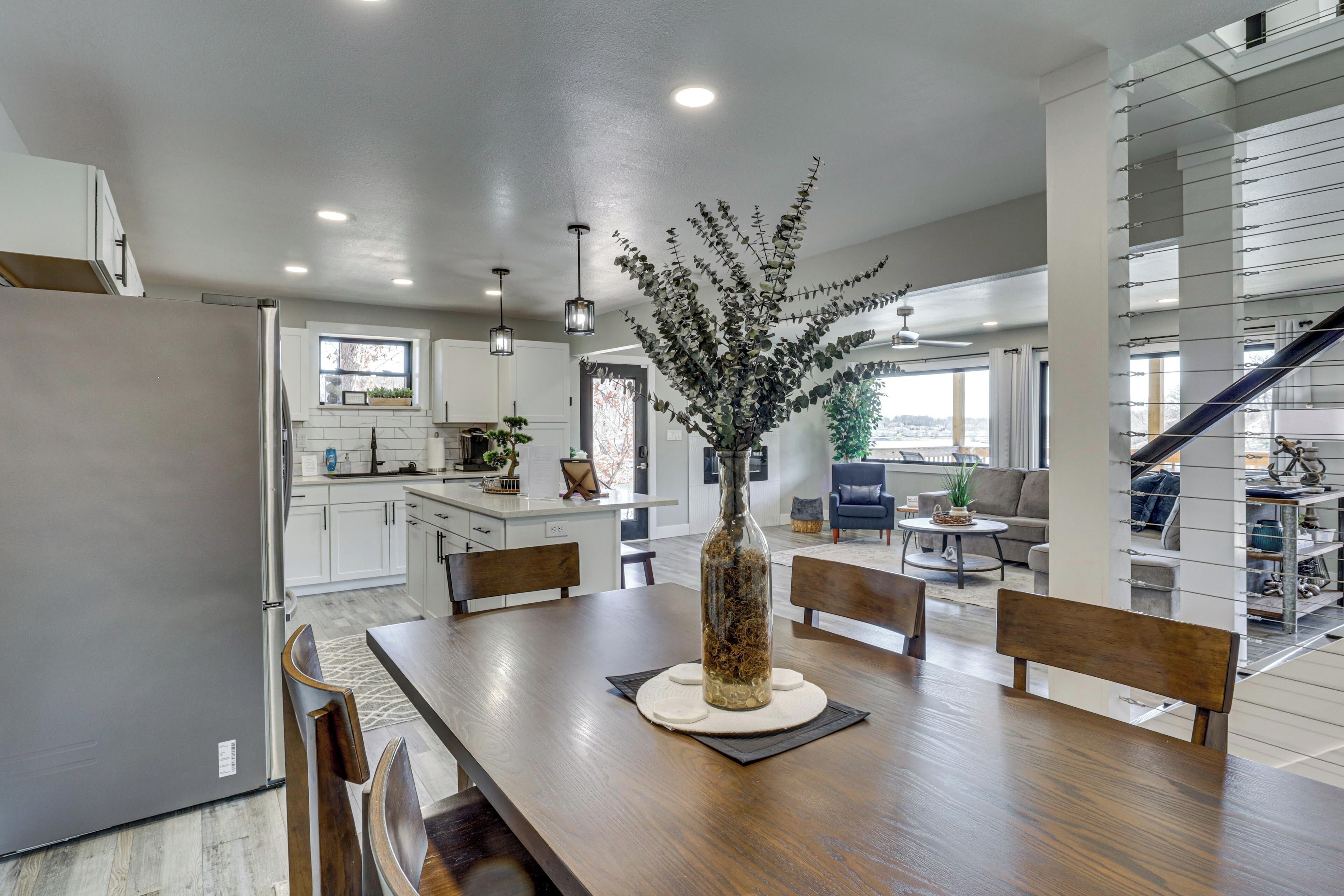 House (6 Bedrooms) | Interior