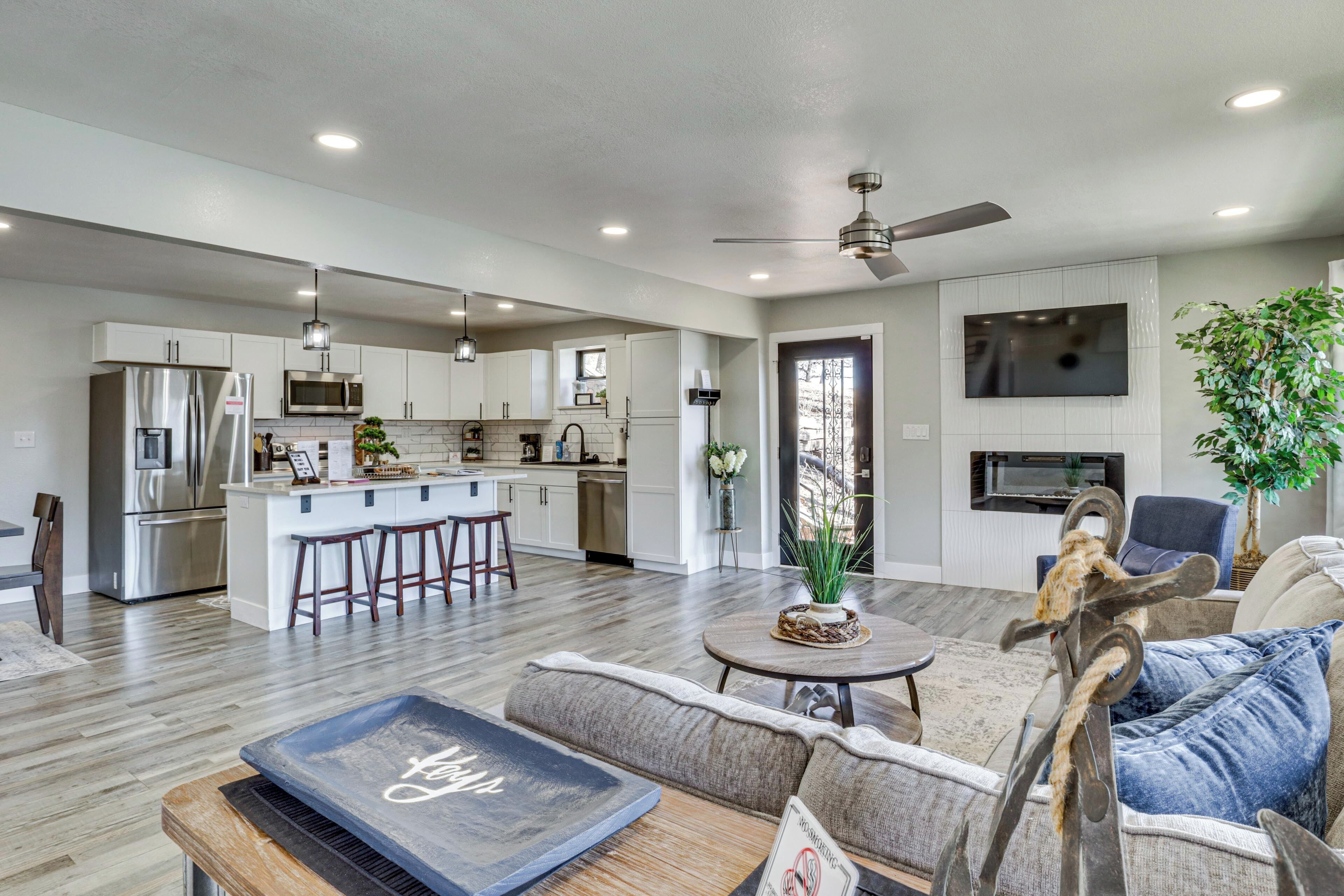 House (6 Bedrooms) | Front of property