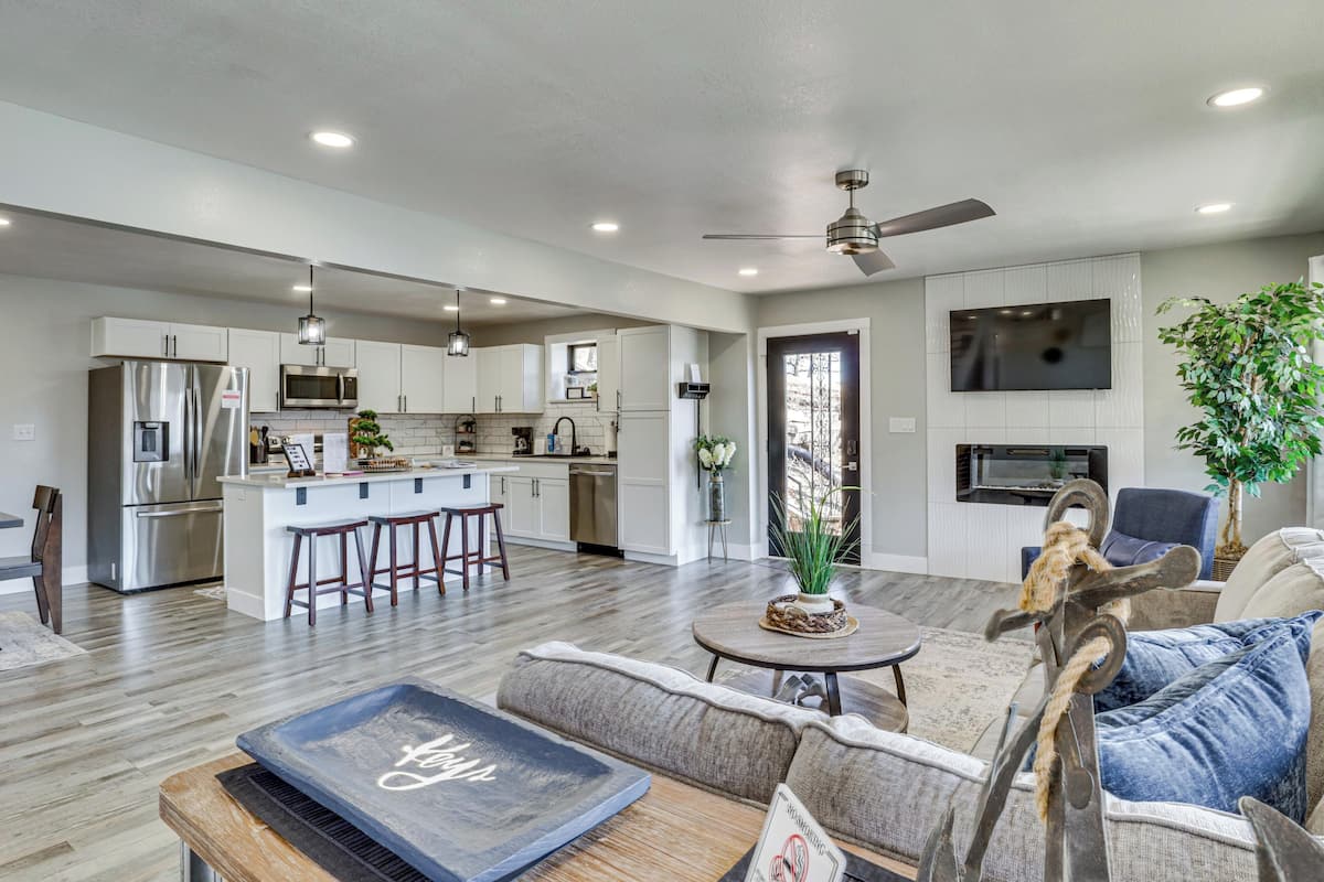 House (6 Bedrooms) | Front of property