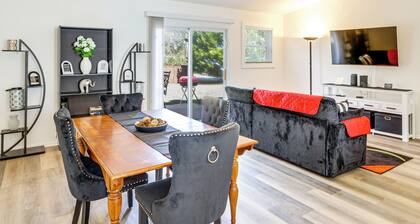 Work, Explore & Unwind: Greenville Getaway w/ Yard