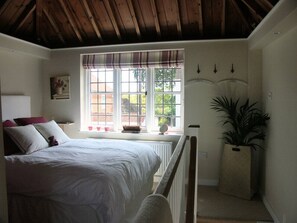 Iron/ironing board, WiFi, bed sheets - The Gazebo - Winchelsea Town (East Sussex)