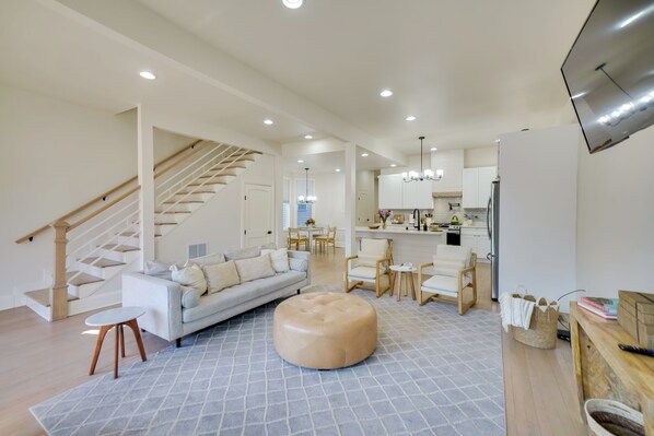 House (4 Bedrooms) | Front of property - Heart of Bay View Neighborhood! Modern Retreat (Milwaukee)