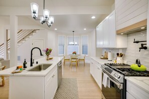 House (4 Bedrooms) | Interior - Heart of Bay View Neighborhood! Modern Retreat (Milwaukee)