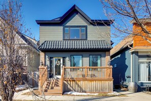 House (4 Bedrooms) | Interior - Heart of Bay View Neighborhood! Modern Retreat (Milwaukee)