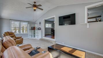 House (3 Bedrooms) | Front of property