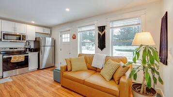 House (1 Bedroom) | Front of property