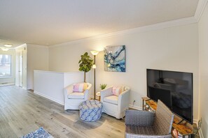 Apartment (1 Bedroom) | Interior - Lake Desoto Gem w/ Private Dock & Resort Perks! (Hot Springs Village)
