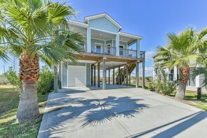 Exterior - Blessing By The Bay | Community Pool | Sleeps 8 (Galveston)