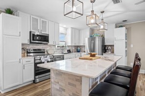 Fridge, microwave, oven, stovetop - 4 Br 3 Ba - Bay Front Property W/ Private Pool (Gulf Shores)