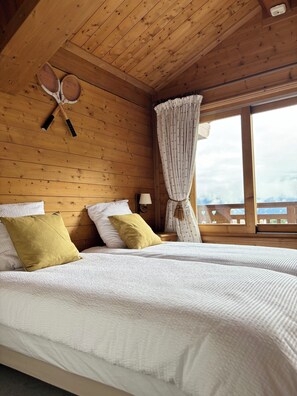 5 bedrooms, WiFi, bed sheets - Superb chalet ski in ski out jacuzzi fitness room 12 people (Courchevel)