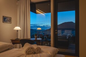 Desk, iron/ironing board, WiFi, bed sheets - Bellevue Penthouse – Exclusive Design (Bergen)