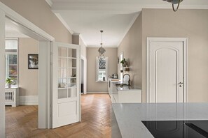 Fridge, oven, stovetop, dishwasher - NEW Listing! Unique Villa in Bergen (Bergen)