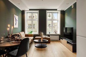 TV - NEW! I Modern Comfort in the Heart of Bergen (Bergen)