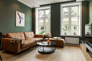 TV - NEW! I Modern Comfort in the Heart of Bergen (Bergen)