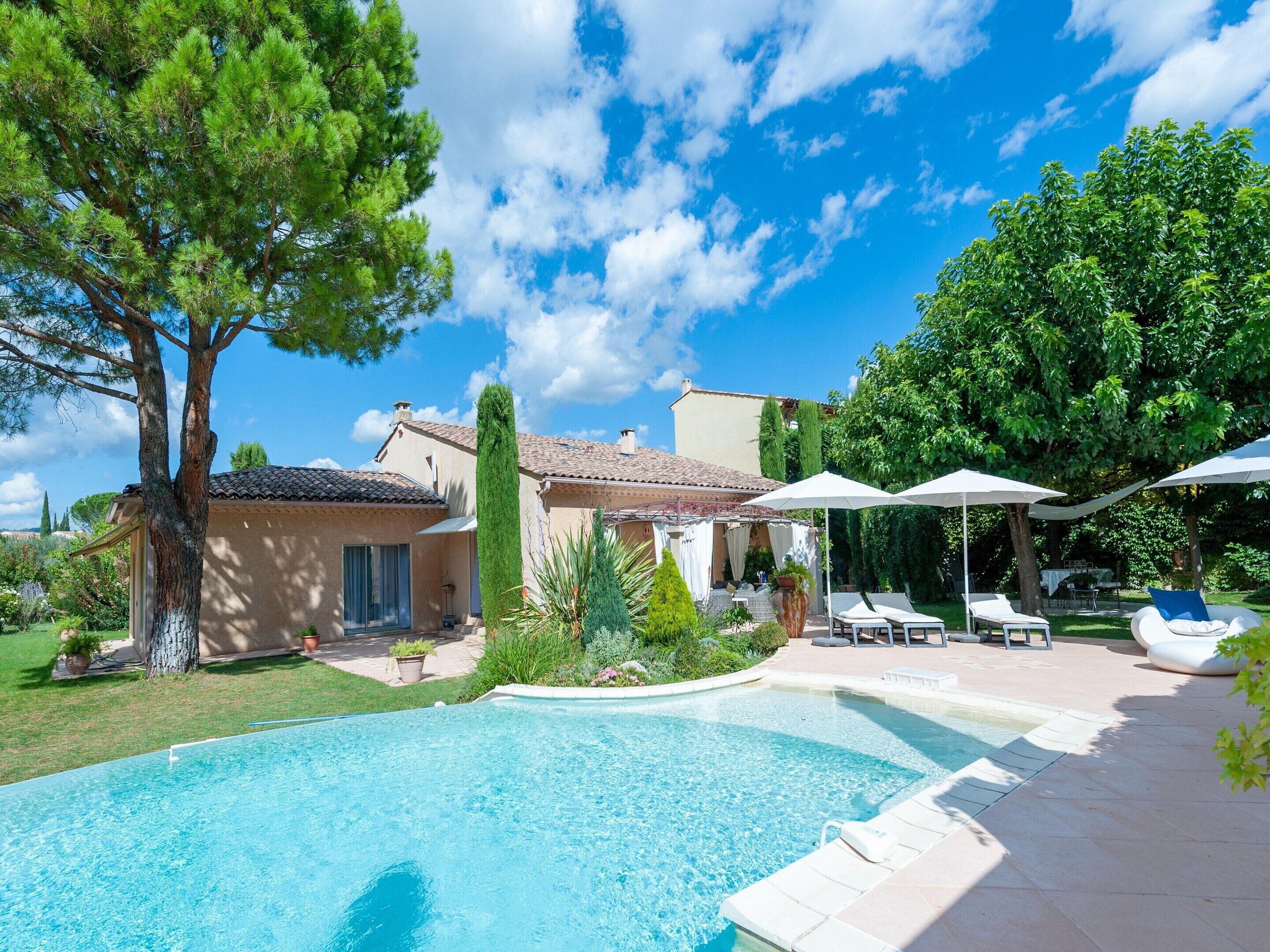 Villa | Exterior