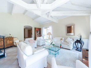 Biệt thự | Phòng khách