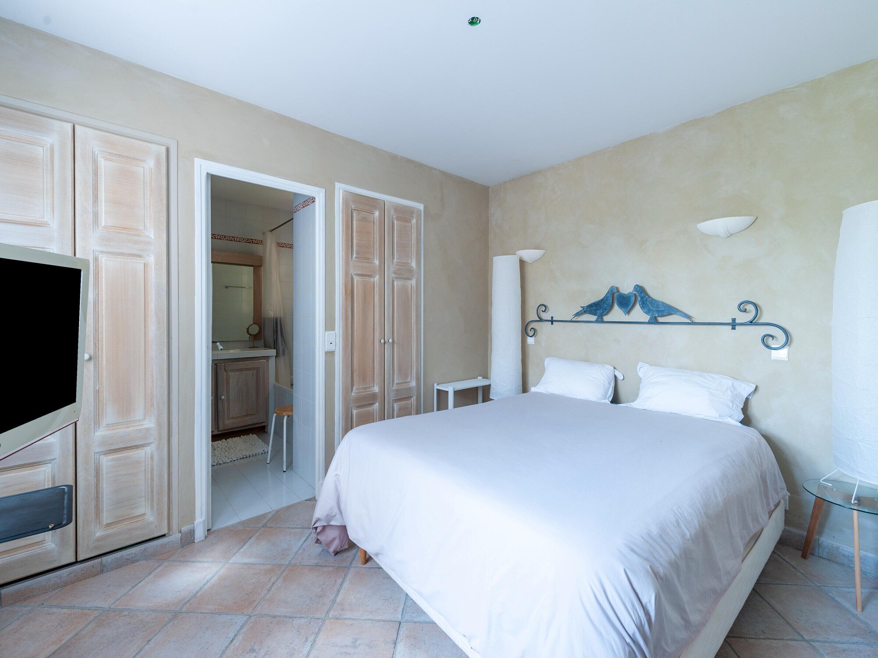 3 bedrooms, individually furnished, bed sheets