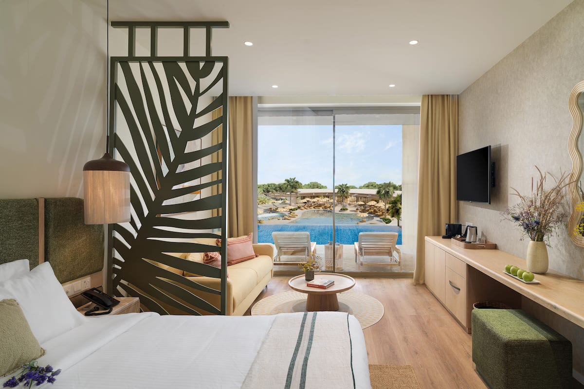 Swim-Up Junior Suite Pool View