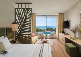 Artículos del minibar gratis y caja de seguridad en la habitación 