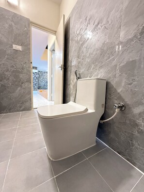 Unclassified image, 3 of 14, button