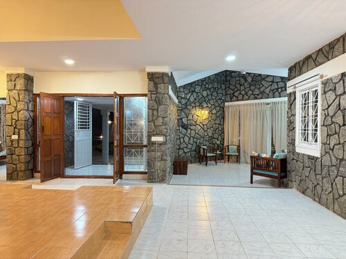 10 minutes to the Bannerghatta Zoo! Cozy 4 bedroom Private Villa with garden