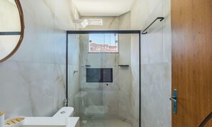 基础公寓 | 浴室 | 淋浴设施