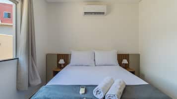 Apartamento básico | 2 quartos, Wi-Fi de cortesia, roupa de cama